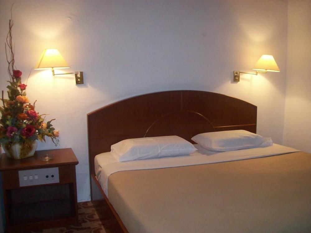 D Valley Hotel كوالا ليبيس المظهر الخارجي الصورة