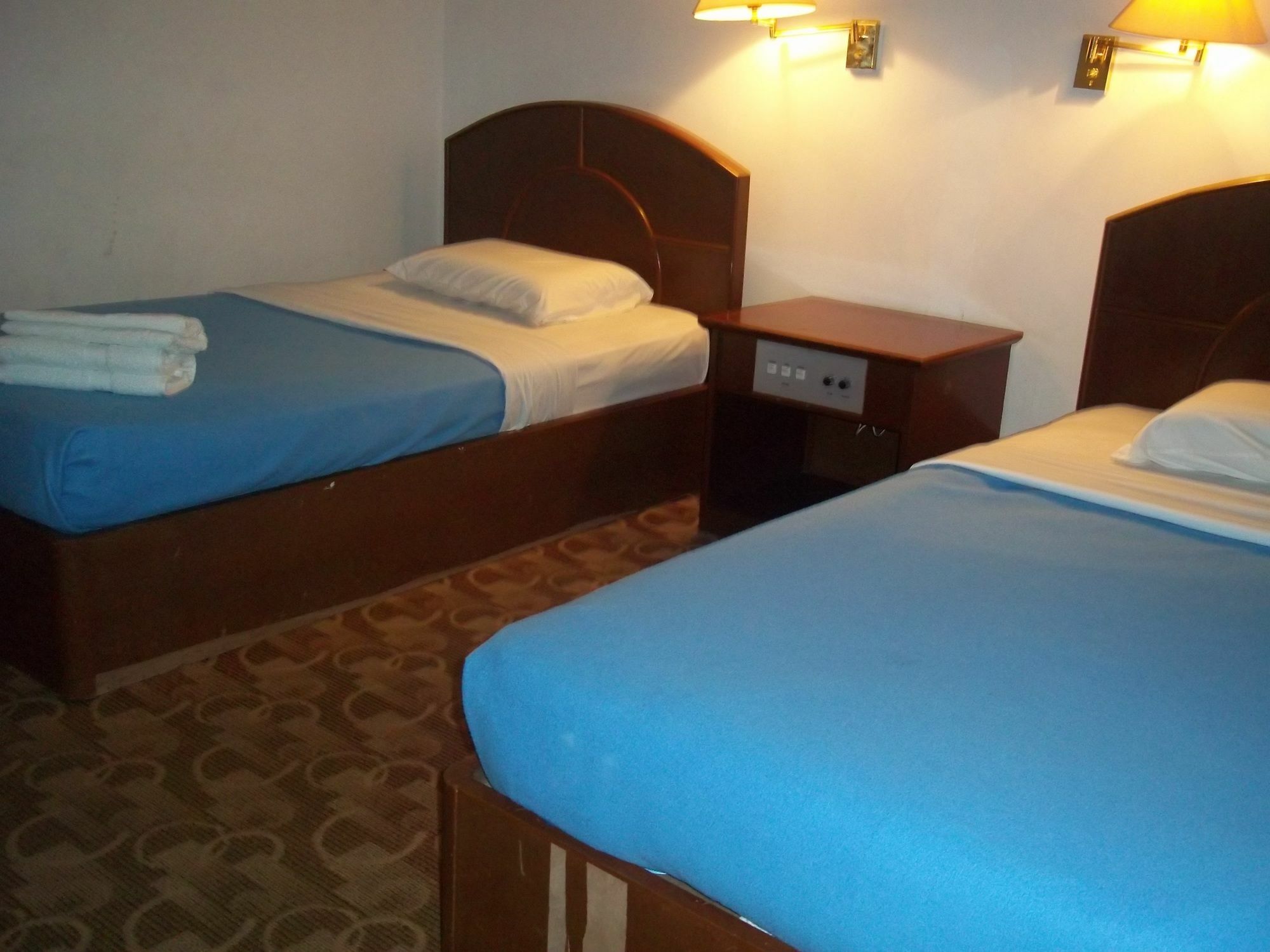 D Valley Hotel كوالا ليبيس المظهر الخارجي الصورة