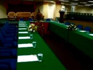 D Valley Hotel كوالا ليبيس المظهر الخارجي الصورة